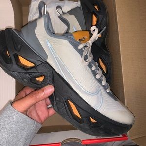 Nike women’s Zoom 10 Vista grind Sneakers